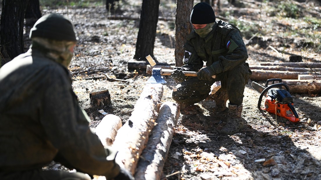 Liveticker Ukraine-Krieg – Putin: Russische Streitkräfte schaffen Pufferzone entlang der Grenze