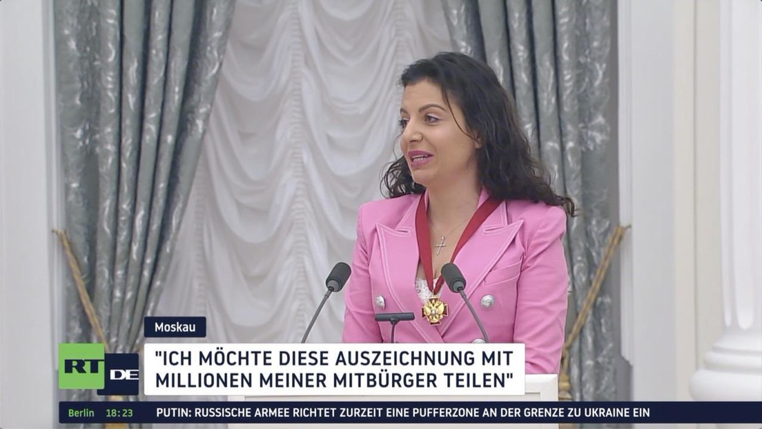 Russischer Außenminister Lawrow und RT-Chefredakteurin Simonjan bekommen Orden