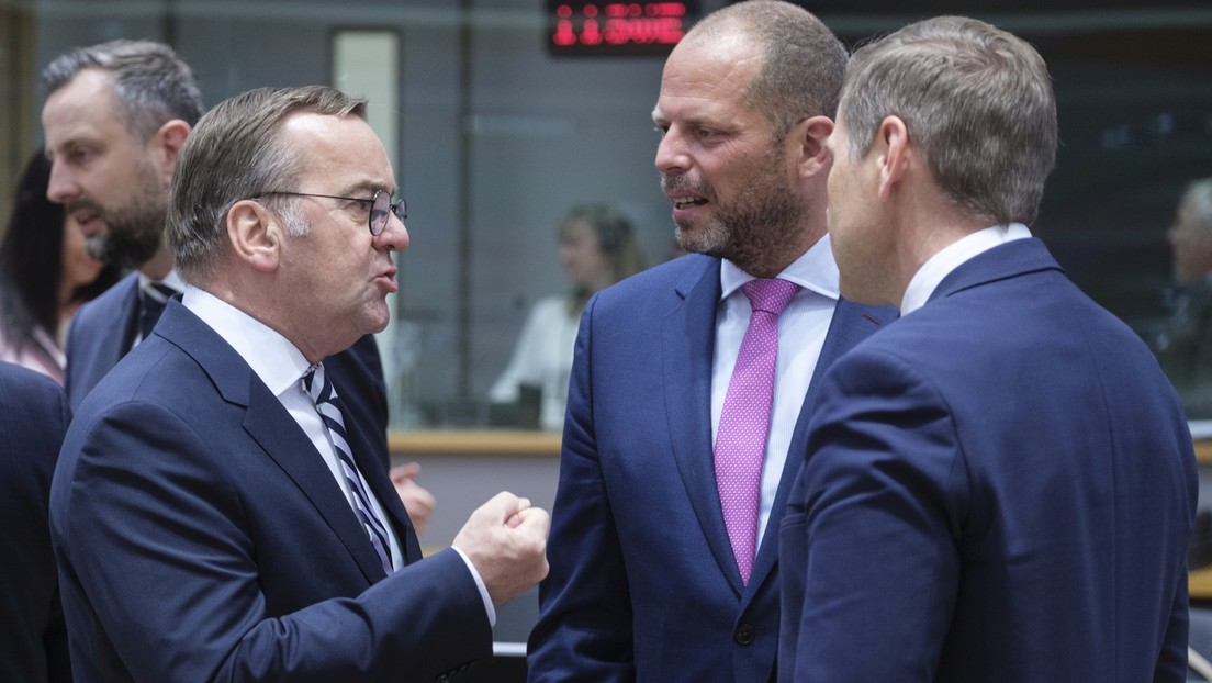 Belgiens Verteidigungsminister gibt zu: Ukraine-Waffenruhe dient Einmarsch von NATO-Truppen