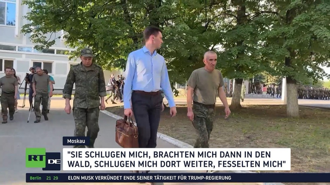 In Moskau empfangen: Rückkehrer berichten von Gewalt in ukrainischer Gefangenschaft