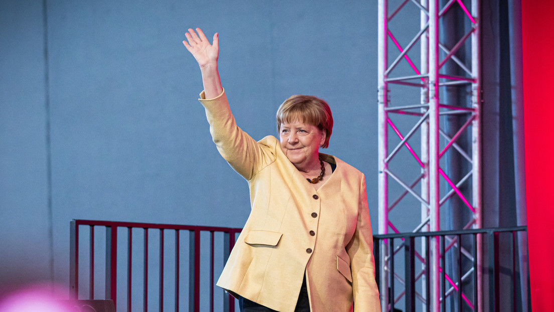 Importierte Verbrechen: Merkel hat Migrantenkrise in der EU ausgelöst und will, dass sie weitergeht