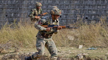Pakistan erwartet Militärschlag Indiens: Islamabad bittet USA um Hilfe
