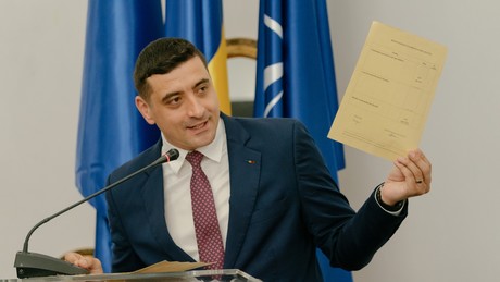 Rumänischer Präsidentschaftskandidat: "Imperialistischer" Macron mischt sich in unsere Wahlen ein