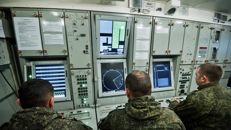 Liveticker Ukraine-Krieg: Russische Armee wehrt Drohnenangriff auf Moskau ab