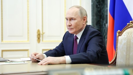 Putin: Russische Armee schafft Sicherheitspufferzone an der Grenze zur Ukraine