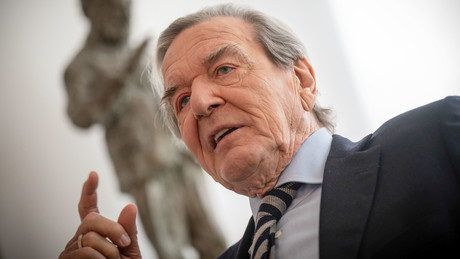 Ex-Kanzler Schröders Bankkonto "wegen russischer Gelder" gesperrt