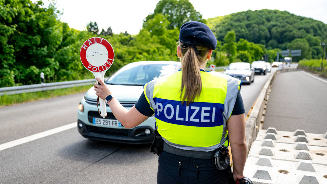 Zurückweisungen: Eine Inszenierung vor dem Berliner Verwaltungsgericht