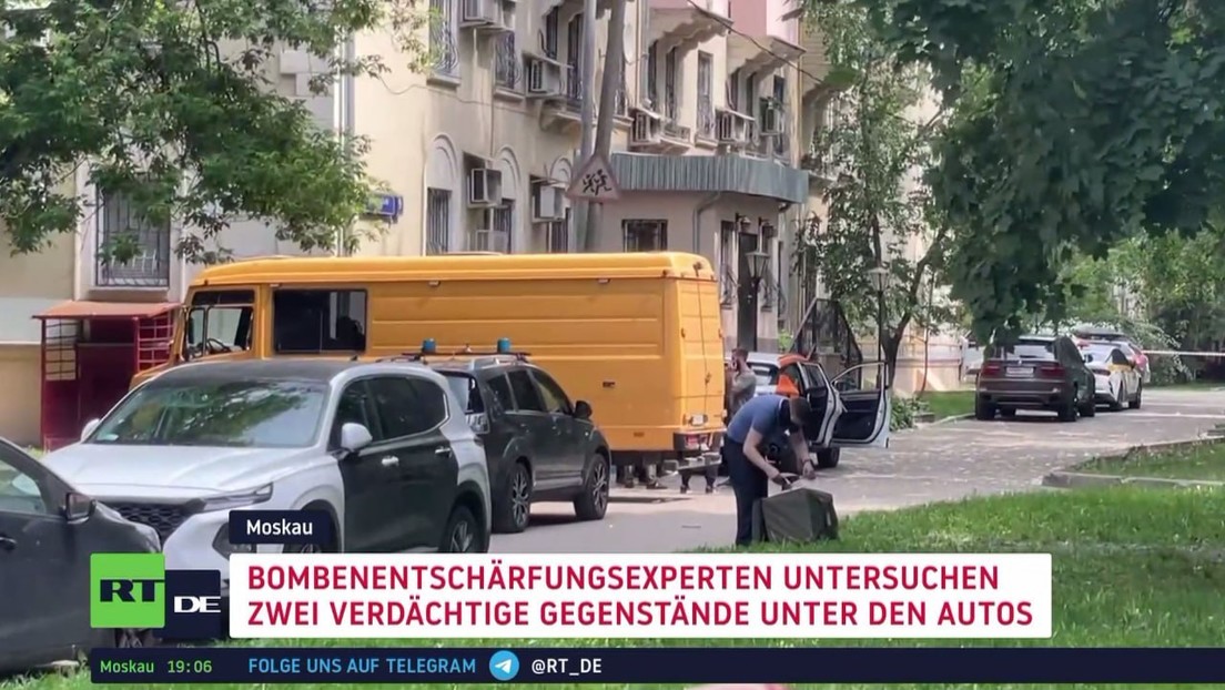 Verdächtige Gegenstände unter Autos in Moskau entdeckt