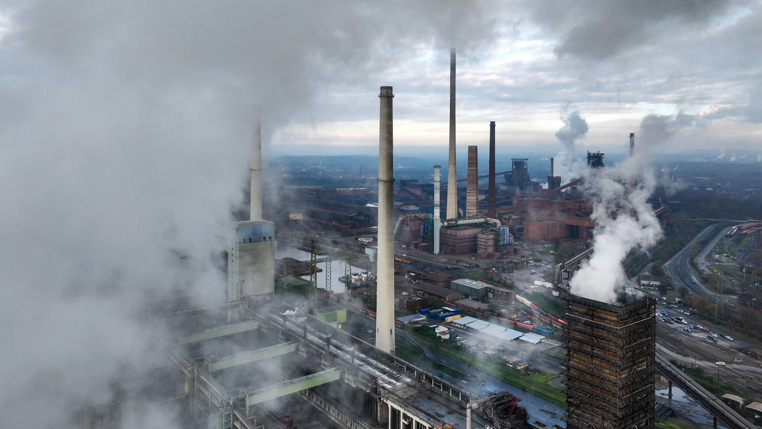 Krisen- und Insolvenzticker: Produktion in Deutschland fällt weiter