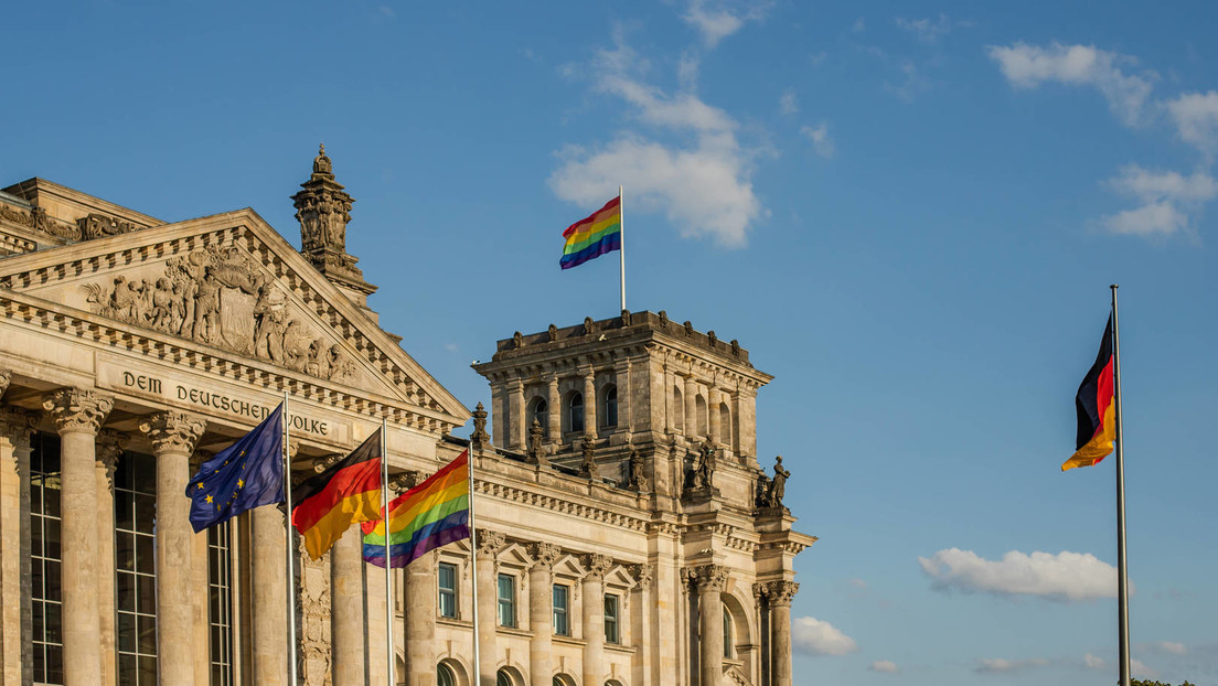 Keine Regenbogenflagge mehr am Reichstag ‒ Bundestag sagt CSD-Präsenz ab