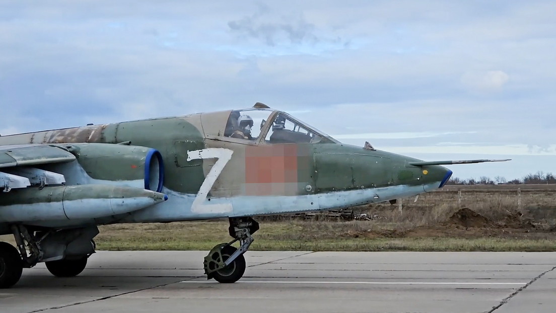 Liveticker Ukraine-Krieg: Russische Su-25 greifen gegnerisches Kampfgerät mit Raketen an