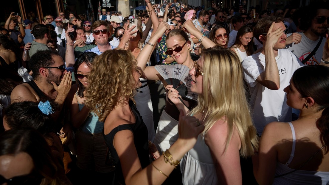 Frankreich: Spritzenattacken auf Frauen und Mädchen bei Musikfest