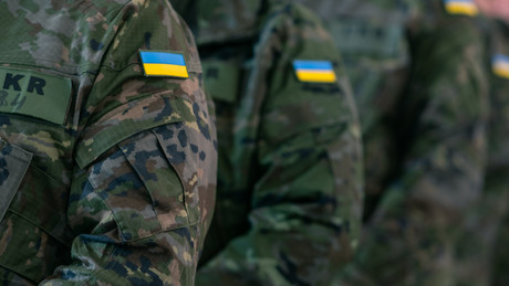 Zwangsmobilisierung in der Ukraine: Zwölf Männer am Tag einfangen!