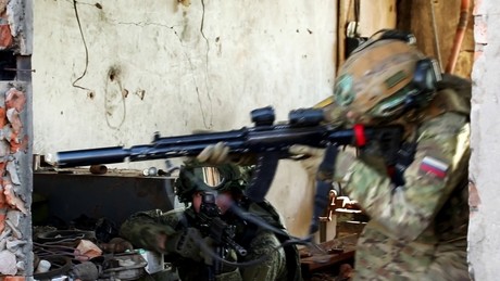 Liveticker Ukraine-Krieg: Russische Armee dringt in gegnerische Verteidigung an Charkow-Front ein