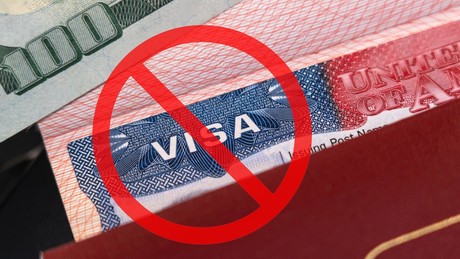 "Schutz vor Terroristen": Trump verbietet Bürgern aus zwölf Ländern Einreise in USA