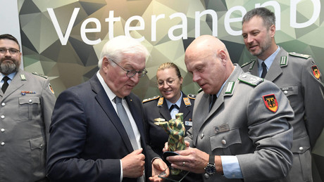 Erster deutscher Veteranentag: Feiern und Protest