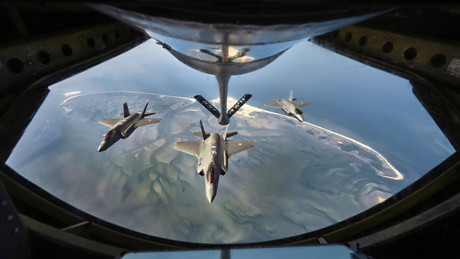 Dritter Weltkrieg?: USA beginnen mit Massenverlegung von Tankflugzeugen über Atlantik