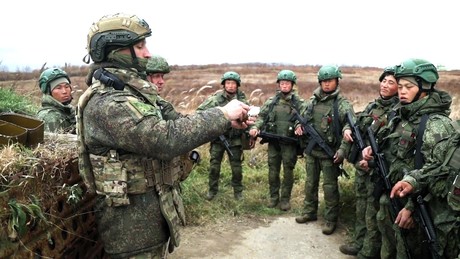 DVRK entlastet Russland mit 6.000 Miliärhelfern bei Minenräumung und Wiederaufbau
