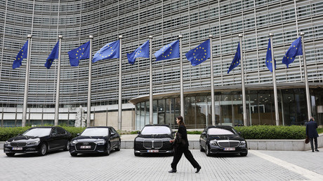 Politico: EU will mehr Profit aus russischem Geld schlagen – durch riskante Investitionen