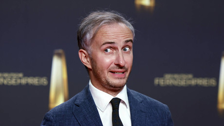 Böhmermann wieder "lustig": Maximilian Krah schulde ihm mindestens 5.000 Euro