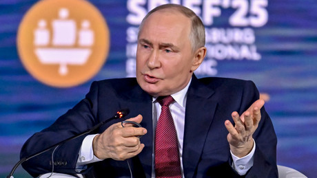 Russland nimmt es mit der größten Obsession des Westens auf