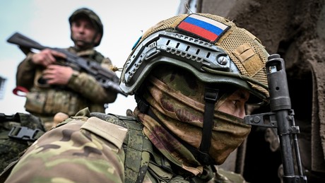 Liveticker Ukraine-Krieg: Russische Truppen rücken in den östlichen Teil von Kamenskoje vor