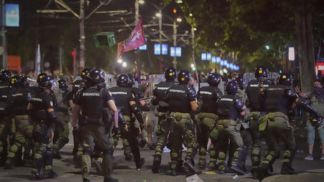 Proteste in Serbien: Vučić warnt Demonstranten vor gewalttätigen Unruhen