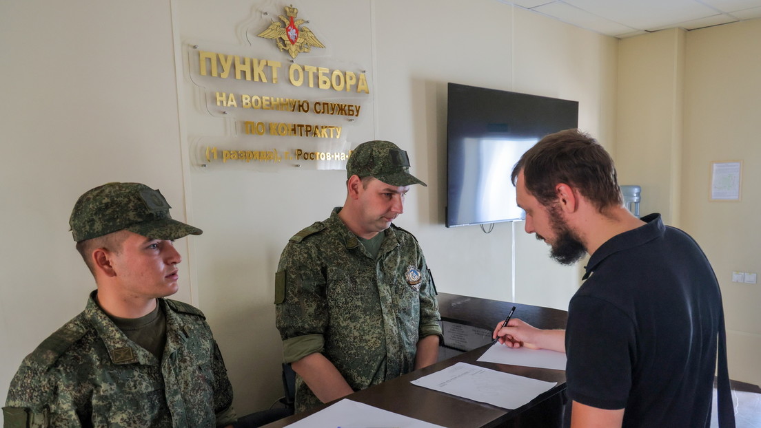 Moskau offenbart Zahl der seit Jahresbeginn zur Armee gestoßenen Zeitsoldaten