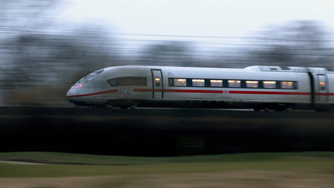 Bayern: Syrer attackiert mehrere Fahrgäste in ICE mit Axt – mehrere Verletzte