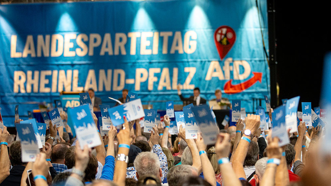Das Bundesland Rhein­land-Pfalz will keine AfD-Mit­g­lieder mehr ein­s­tellen