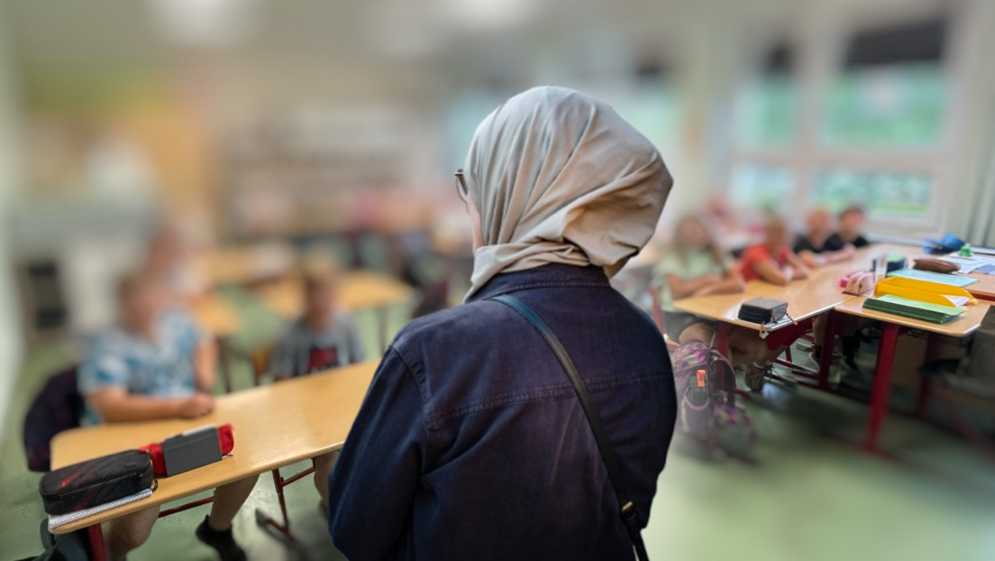 Schweiz: Lehrerin mit Kopftuch nicht erwünscht – Eltern setzen sich durch