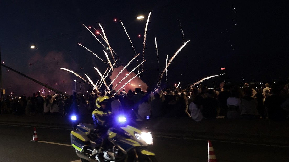 Unfall oder Sabotage? 19 Menschen durch Feuerwerk in Düsseldorf verletzt