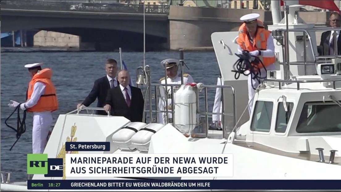 Tag der russischen Flotte: Präsident Putin bei Feierlichkeiten in Sankt Petersburg