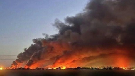 Liveticker Ukraine-Krieg: Kiew meldet massive Brände nach Raketen- und Drohnenangriff