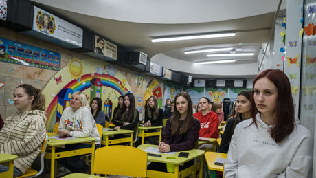 Ukrainische Lehrer sollen vortäuschen, der russischen Sprache nicht mächtig zu sein