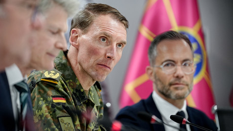 Der YouTube-General: NATO-Fanboy Freuding übernimmt das deutsche Heer