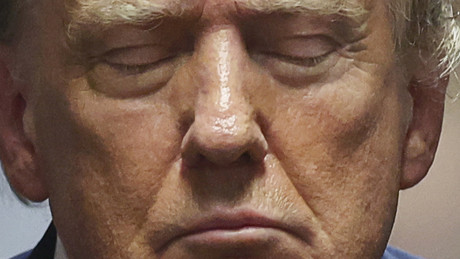 Trumps Salami-Diplomatie: Mehr Rauch, weniger Feuer, genau 50 Tage lang