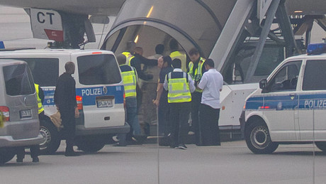 Abschiebeflug: 81 ausreisepflichtige Afghanen am Morgen abgeschoben