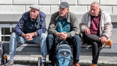 Soziales Pflichtjahr oder Kraftfahrerjobs: Rentner und Frauen sollen im "Kriegsfall" aushelfen