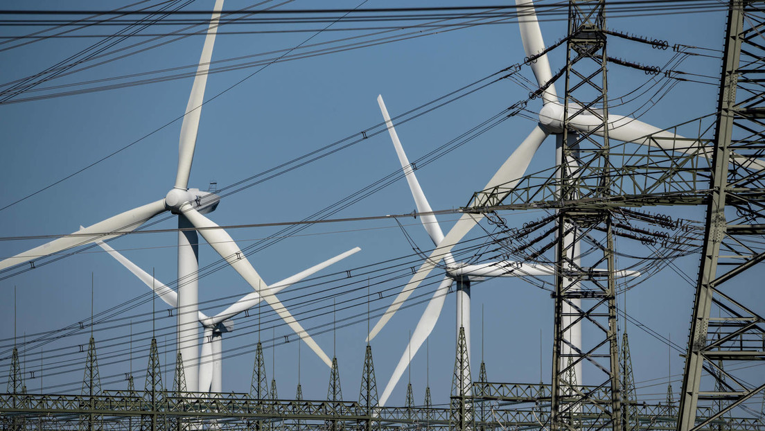 Stromnetz am Limit: Einspeisung von Strom aus Erneuerbaren gedrosselt