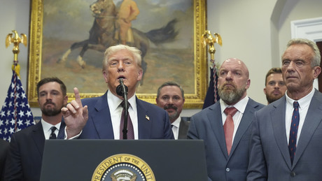 Trump verschiebt Zollerhöhung auf den 7. August und stellt neue Zollhammer-Liste vor