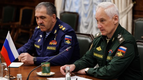 Russisches Verteidigungsministerium: Kiew bereitet Provokation vor Alaska-Gipfel vor