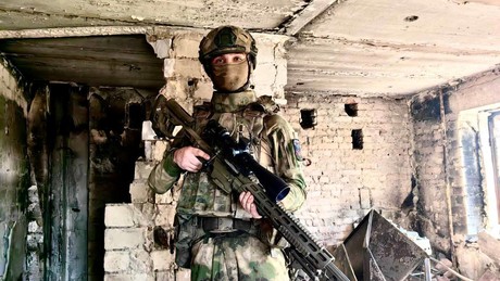 "Ukrainer retten Russen, um sich zu ergeben": Frontgeschichten eines Scharfschützen