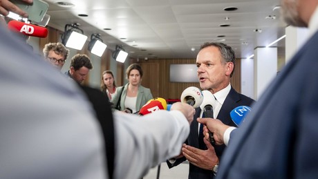 Rücktritt des niederländischen Außenministers wegen ausbleibender Israelkritik