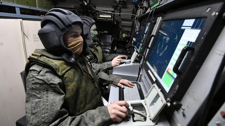 Kiews Drohnenagriffe auf Russlands Erdölindustrie – Westen probt totalen Infrastruktur-Krieg