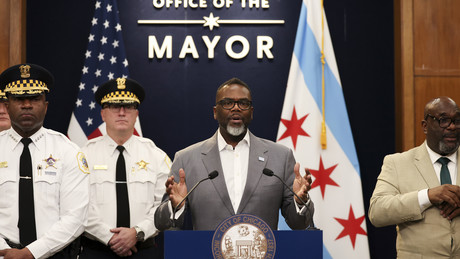 "Wir wollen keine Panzer auf unseren Straßen": Chicago wappnet sich gegen Trump-Eingriff