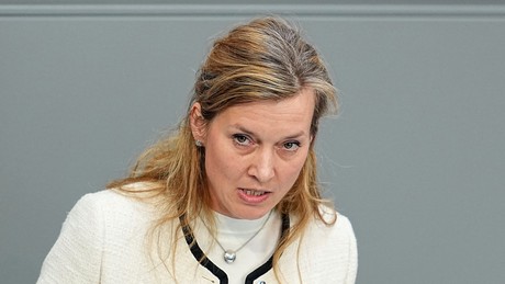 SPD will Wehrpflicht auch für Frauen