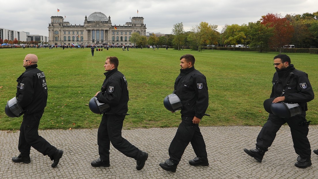Berliner Polizeischule wird zum Sprachkurs: Weidel kritisiert steigenden Migrantenanteil