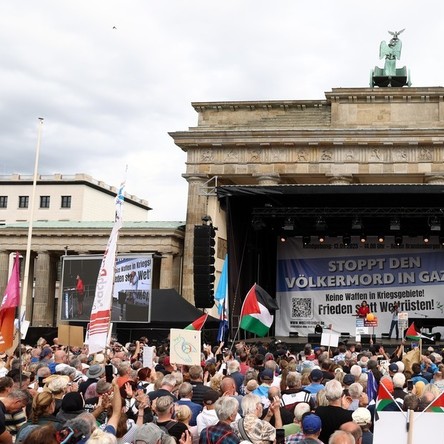 Gedanken zur Berliner Demo: Jünger, bunter, lauter – Erneuert sich die Friedensbewegung?