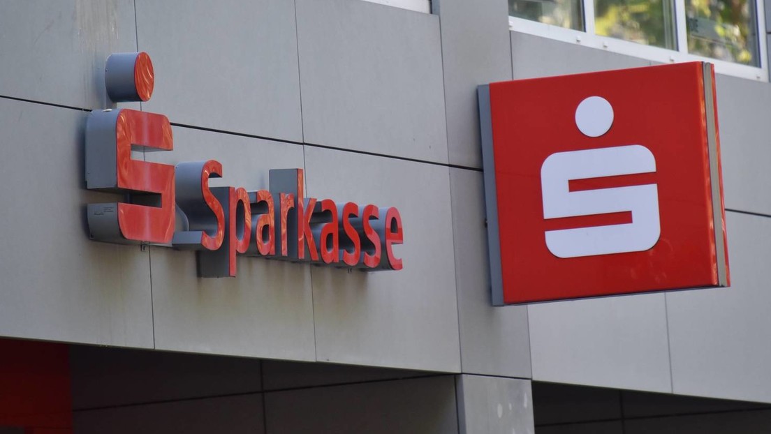 Gute Tote, schlechte Tote – Sparkasse Köln/Bonn kündigt Dienstleister wegen Trauerbekundung für Kirk